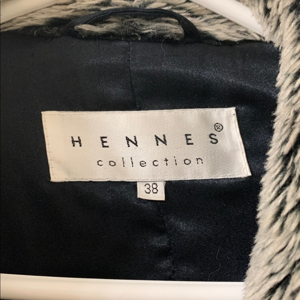 Hennes Collection, US M, Grey & Black Two-Tone Faux Fur Jacket With Pockets - Picture 8 of 9